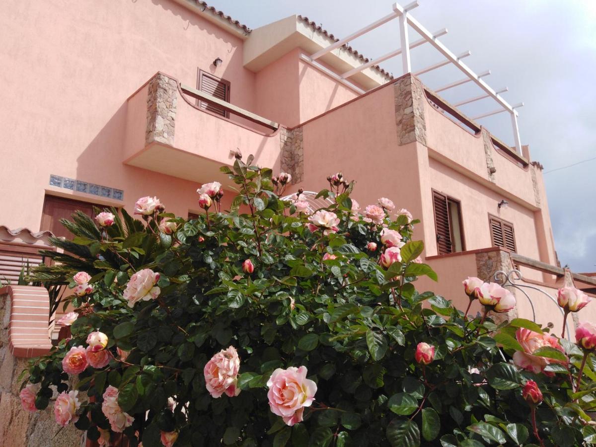 The Roses Garden Bed & Breakfast La Maddalena  Eksteriør bilde