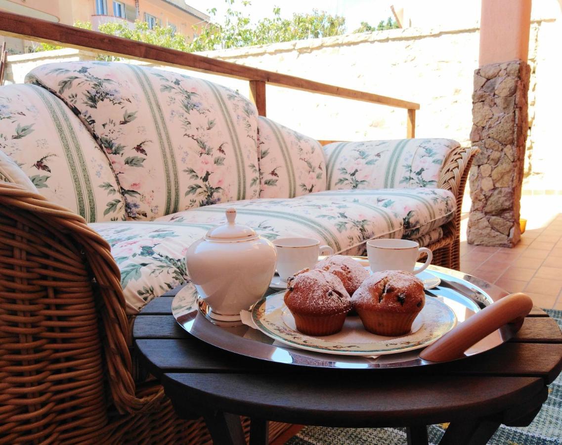 The Roses Garden Bed & Breakfast La Maddalena  Eksteriør bilde